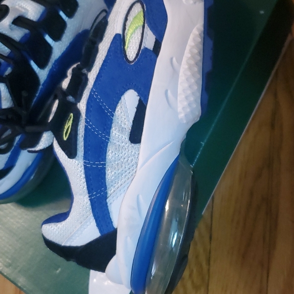 Puma Cell Venom Jr - Picture 5 of 13